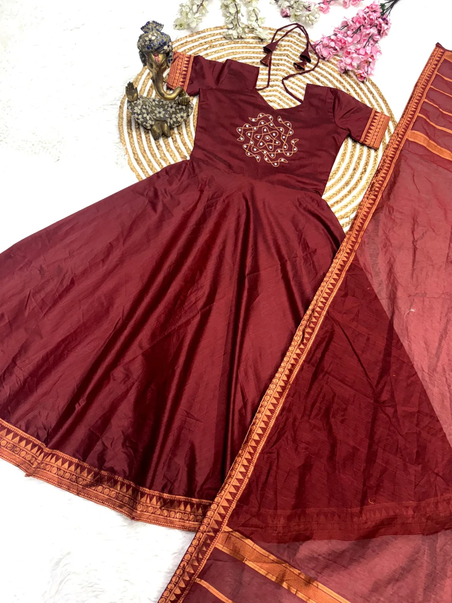 Trendy Traditional Outfit – A Perfect Blend of Grace & Style ✨